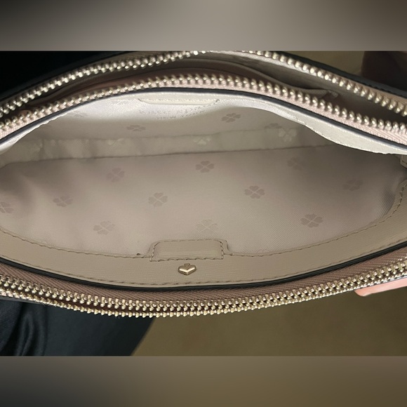 Kate Spade Beige Wallet w/ Retractable Gold Chain Crossbody - Picture 6 of 8